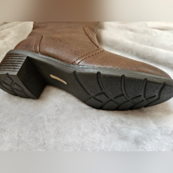 3M Thinsulate Faux Leather Boots - Picture 2 of 8